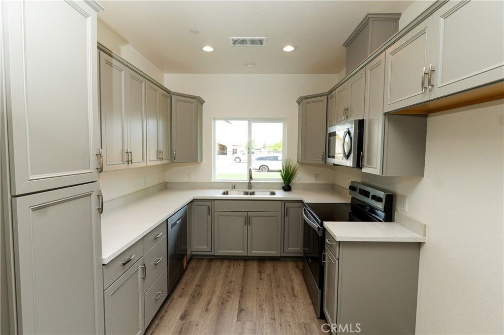 Interior, Kitchen, Recessed Lighting, Wood Texture Flooring