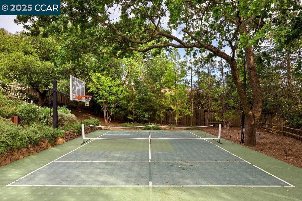 Exterior, Tennis Courts