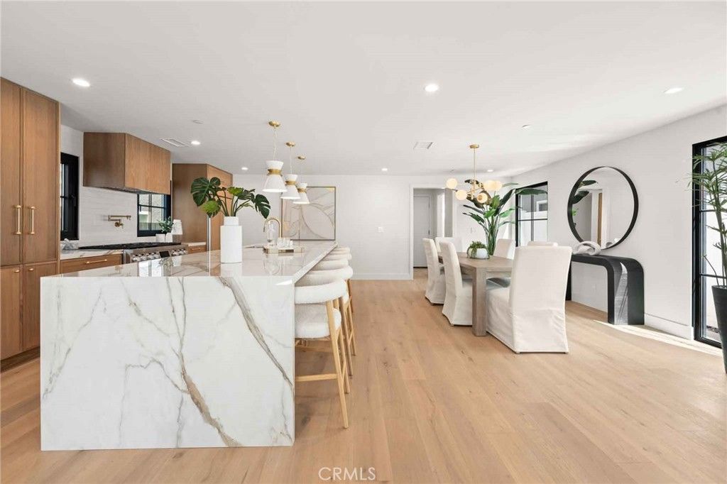 Dining room, Interior, Kitchen, Pendant Lights, Recessed Lighting, Wood Texture Flooring