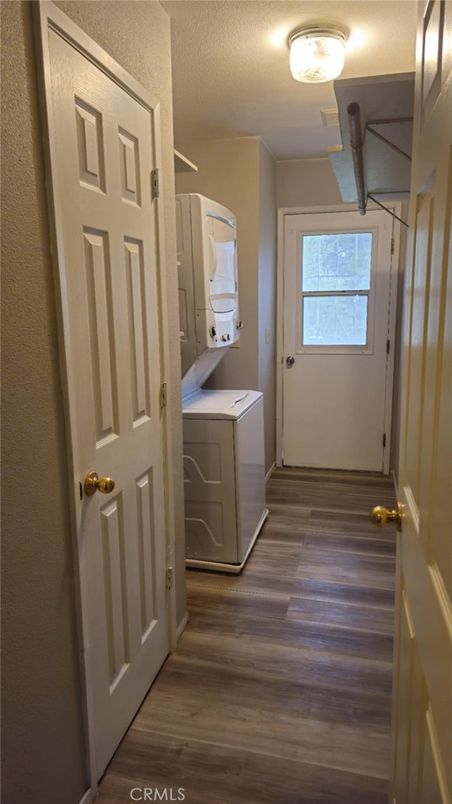 Interior, Utility Closets, Washer, Wood Texture Flooring