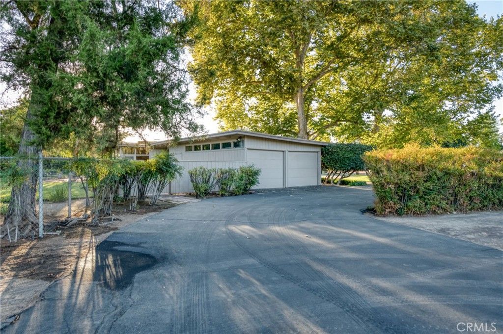 Detached Garage, Exterior