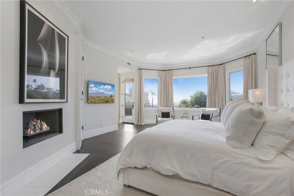 Bedroom, Fireplace, Interior, Recessed Lighting, Wood Texture Flooring