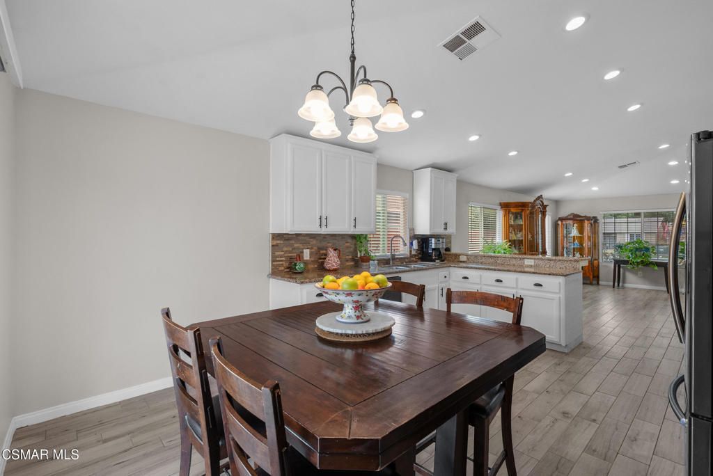 Chandelier, Dining room, Interior, Kitchen, Pendant Lights, Recessed Lighting, Wood Texture Flooring