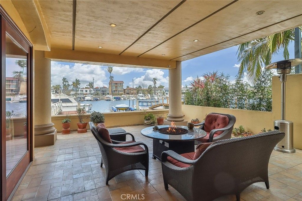 Exterior, Recessed Lighting, Water