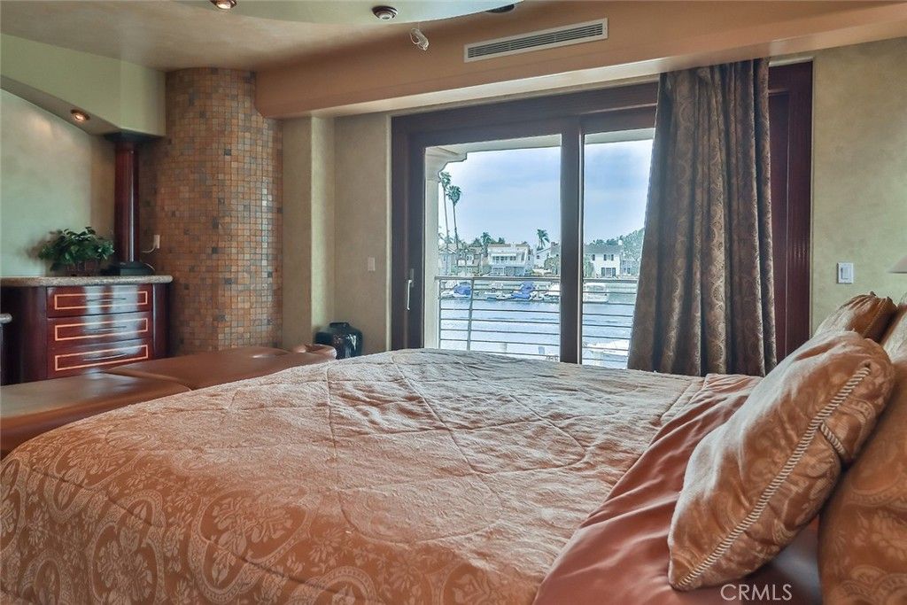Bedroom, Interior, Recessed Lighting, Water