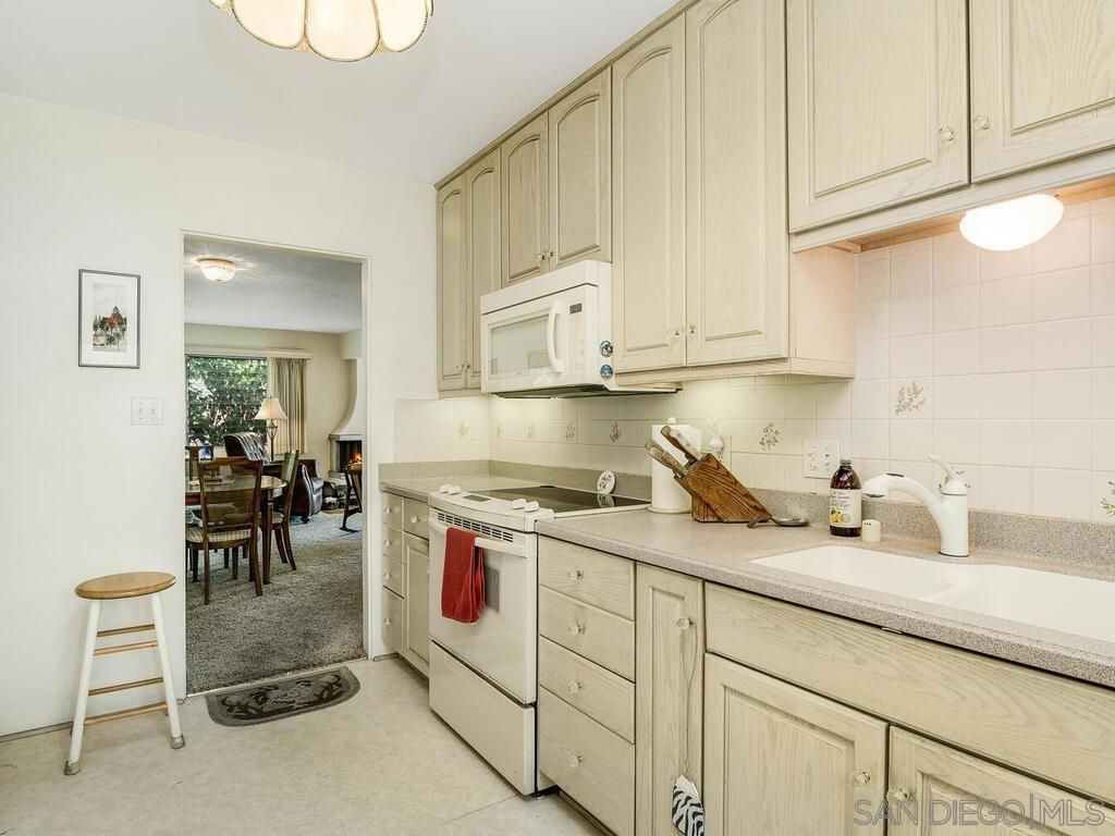 Dining room, Interior, Kitchen