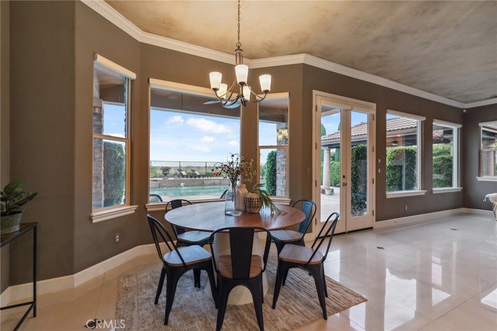 Chandelier, Dining room, Interior