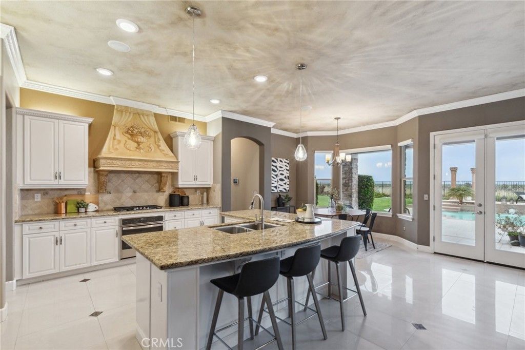 Dining room, Interior, Kitchen, Pendant Lights, Recessed Lighting, Stainless Steel Appliances, Water