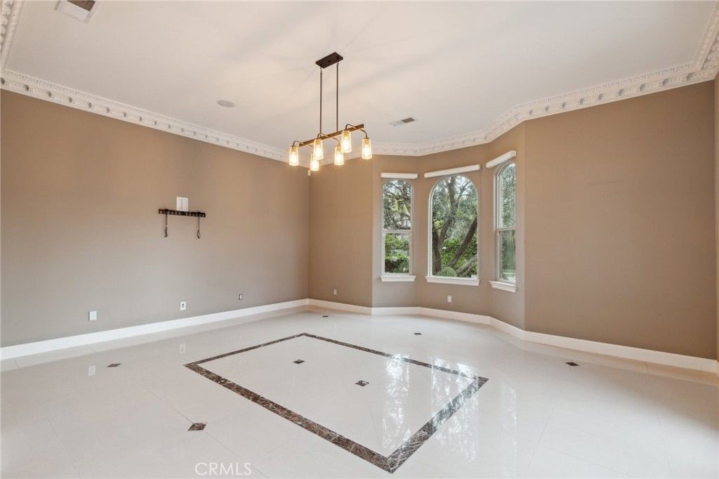 Empty room, Interior, Pendant Lights