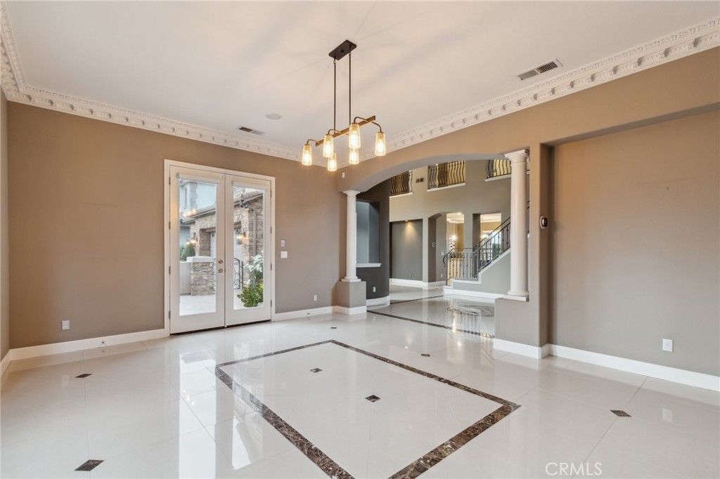 Empty room, Interior, Pendant Lights