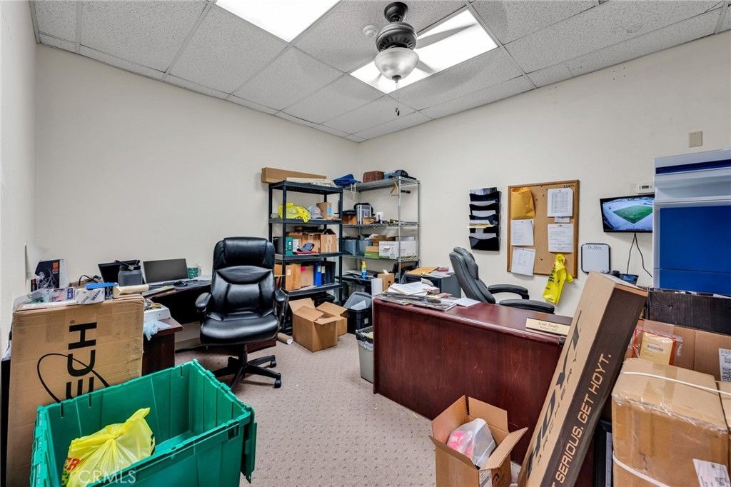 Home Office, Interior
