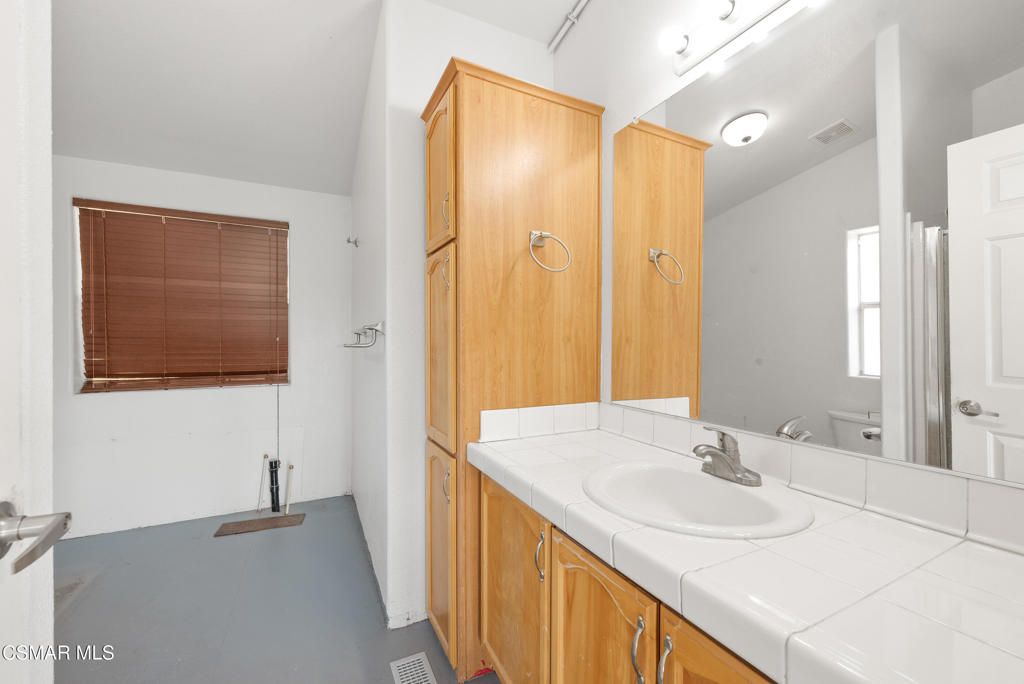 Bathroom, Interior, Tile Countertops