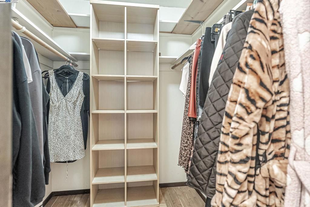 Interior, Walk-in Closets, Wood Texture Flooring