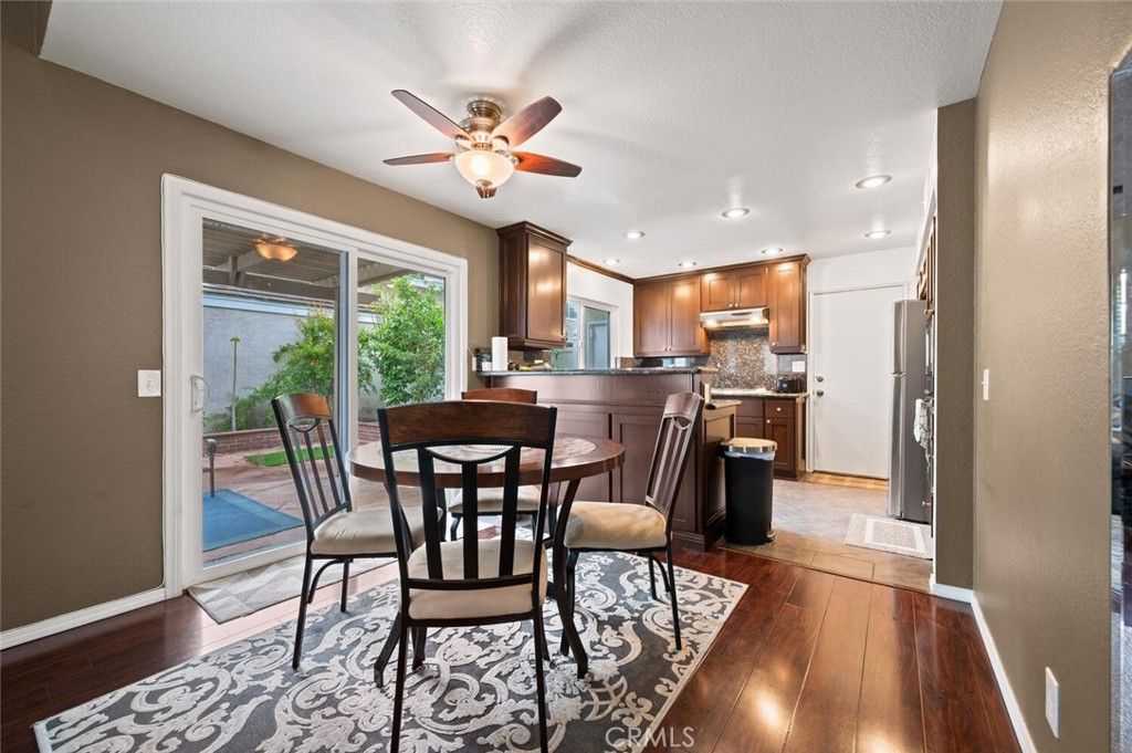 Dining room, Interior, Kitchen, Recessed Lighting, Wood Texture Flooring