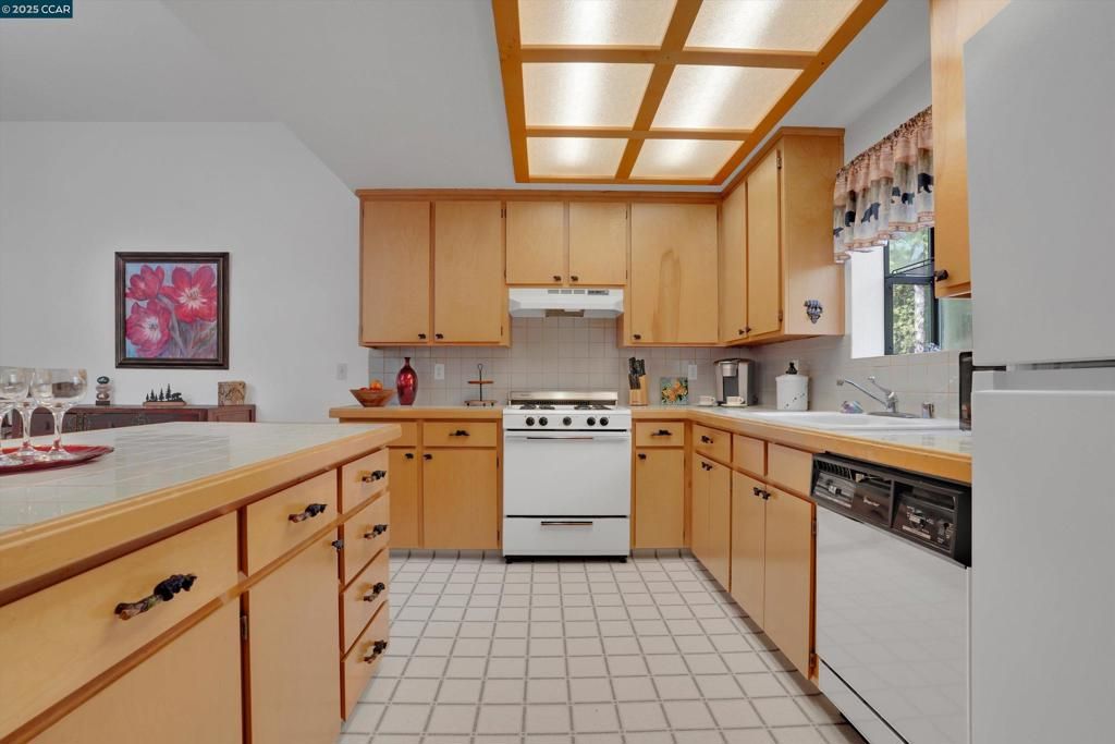Interior, Kitchen, Tile Countertops