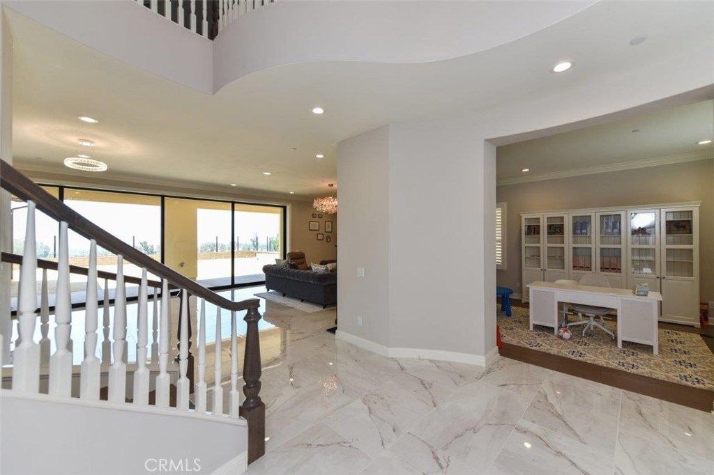 Chandelier, Interior, Marble, Recessed Lighting
