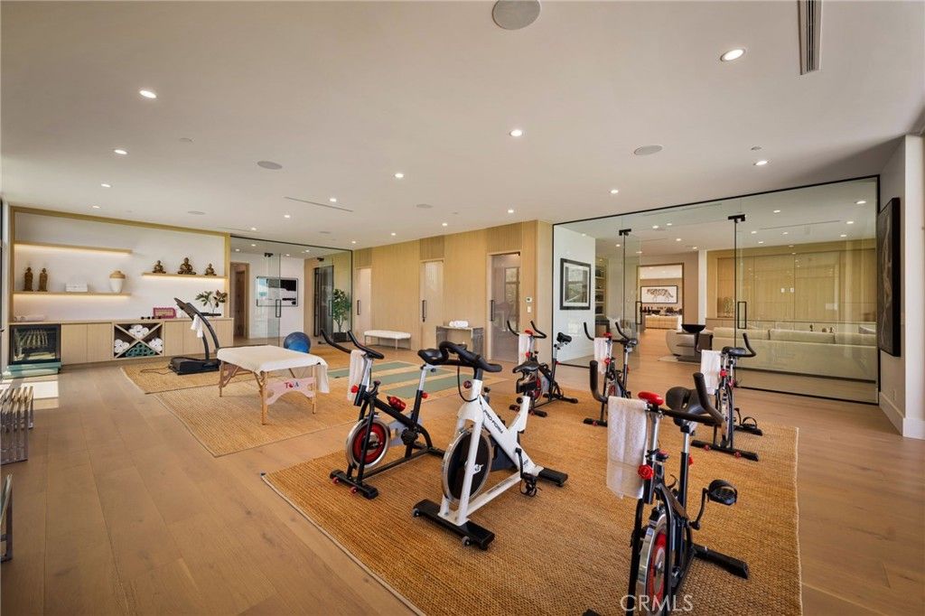 Fitness Equipment, Interior, Recessed Lighting, Wood Texture Flooring