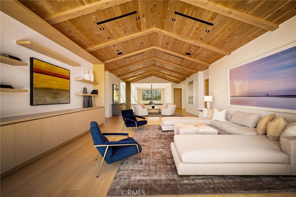 Interior, Living room, Pendant Lights, Recessed Lighting, Wooden Beams, Wooden Ceilings, Wood Texture Flooring