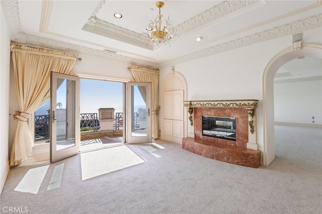 Chandelier, Empty room, Fireplace, Interior, Recessed Lighting