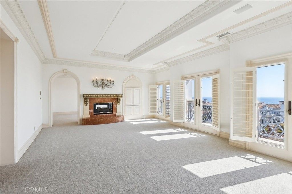 Empty room, Fireplace, Interior, Water