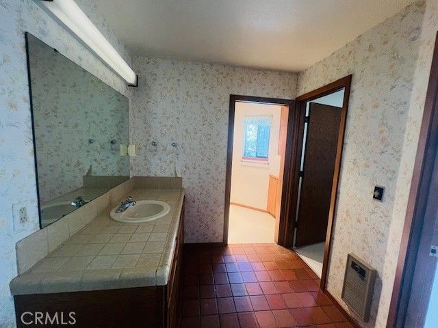Bathroom, Interior, Tile Countertops