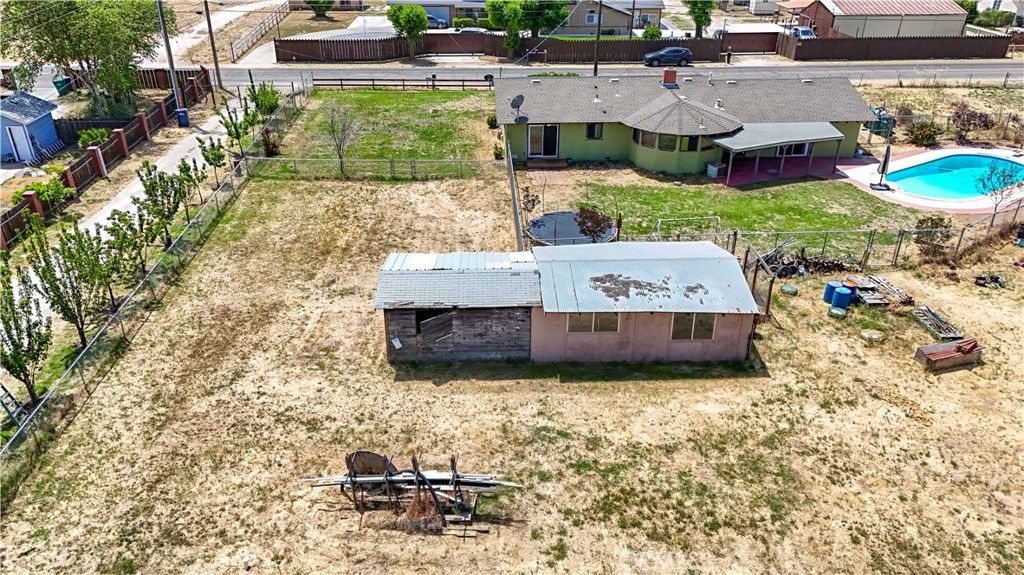 Exterior, Drone