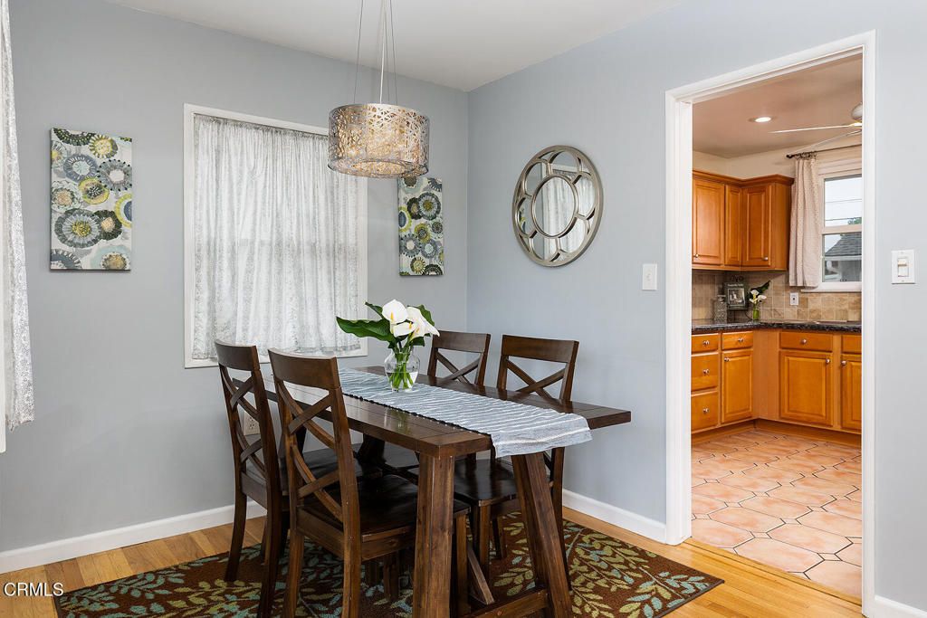 Dining room, Interior, Kitchen, Pendant Lights, Recessed Lighting, Wood Texture Flooring