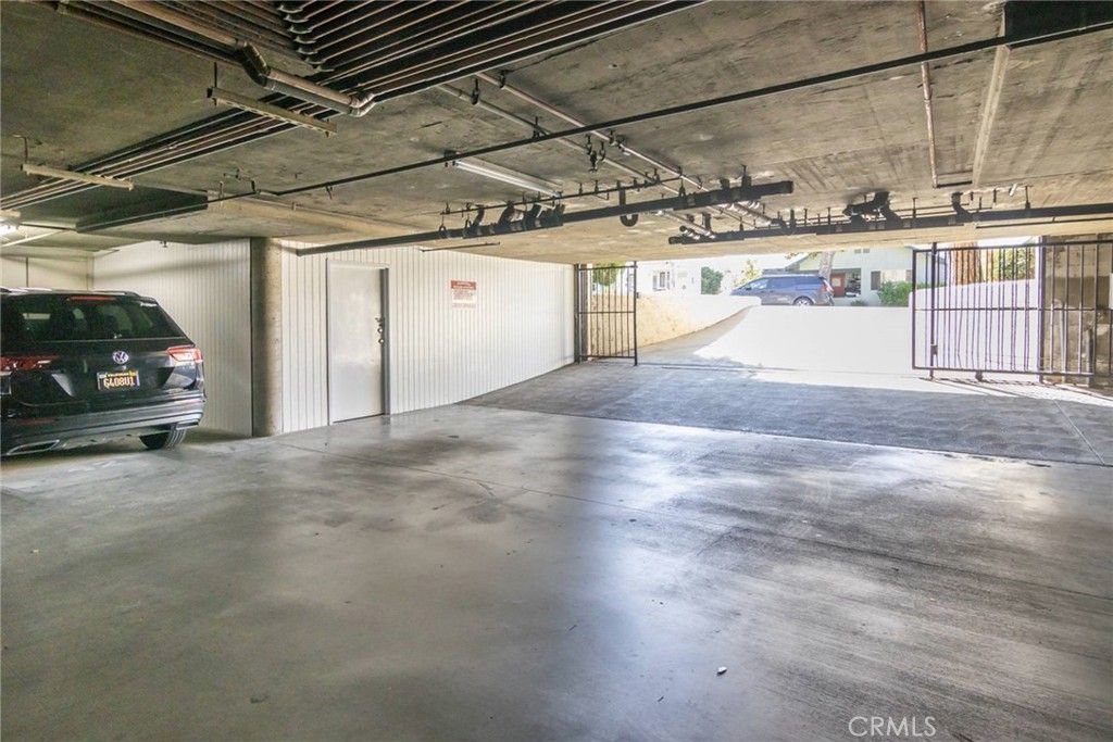 Garage, Interior