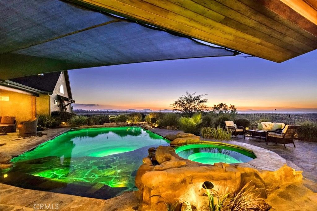 Exterior, Pool, Water