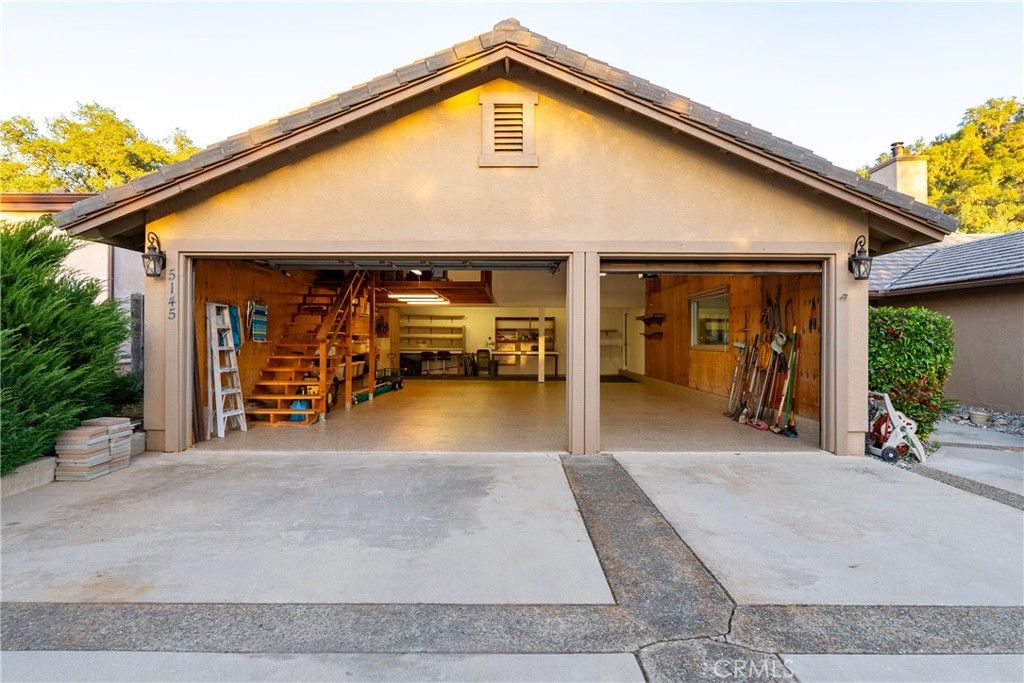 Detached Garage, Exterior