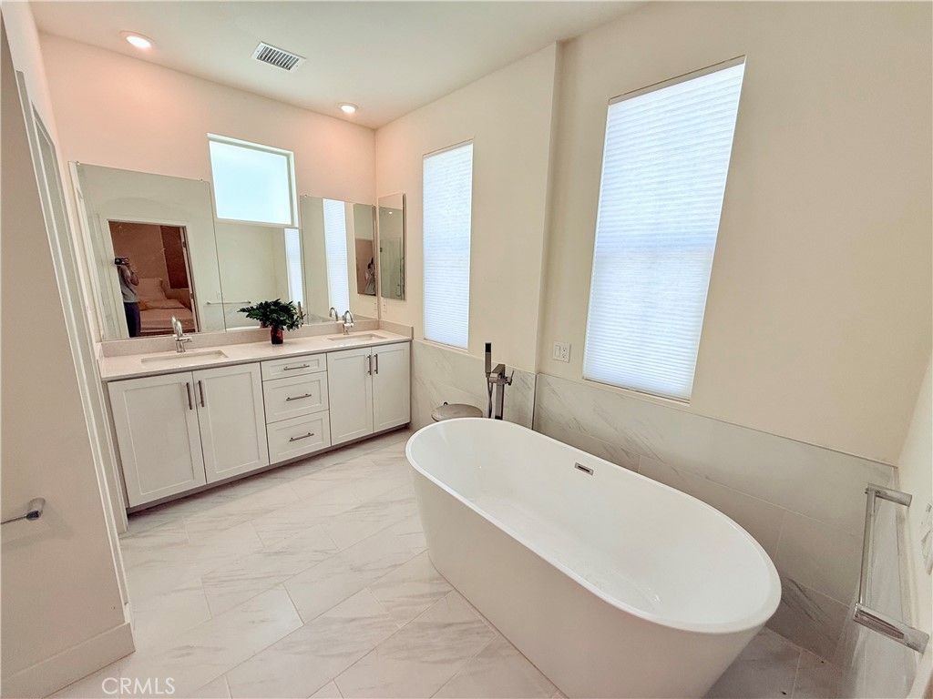 Bathroom, Dual Sink Vanities, Free Standing Baths, Interior, Marble, Recessed Lighting