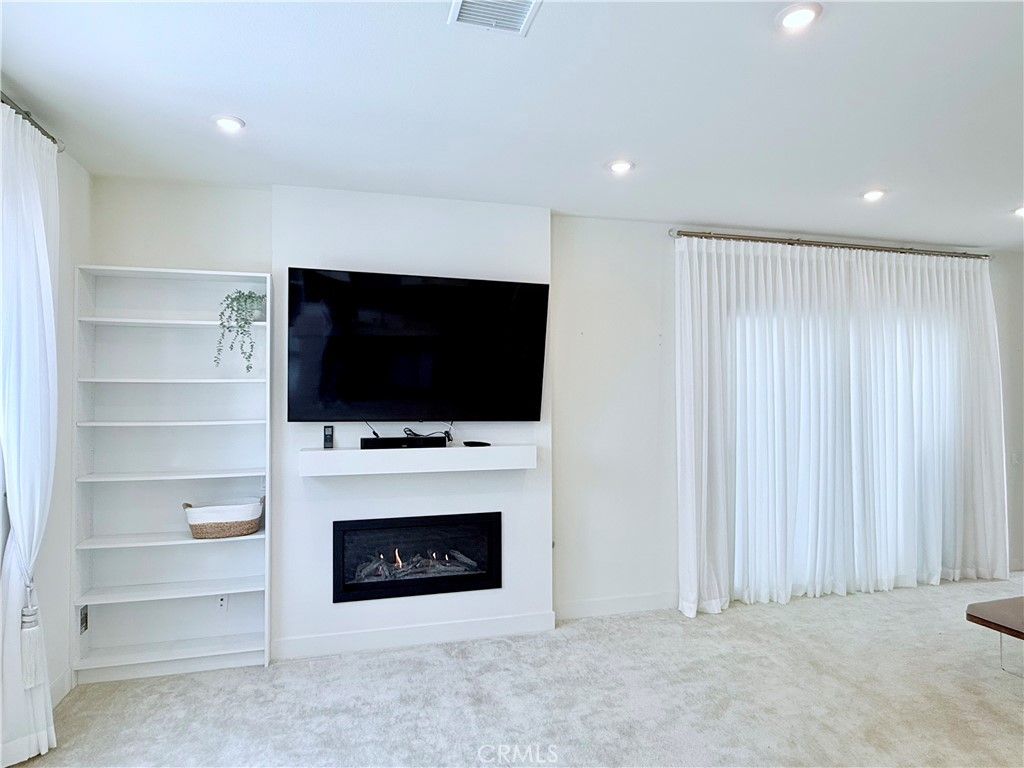 Fireplace, Interior, Recessed Lighting