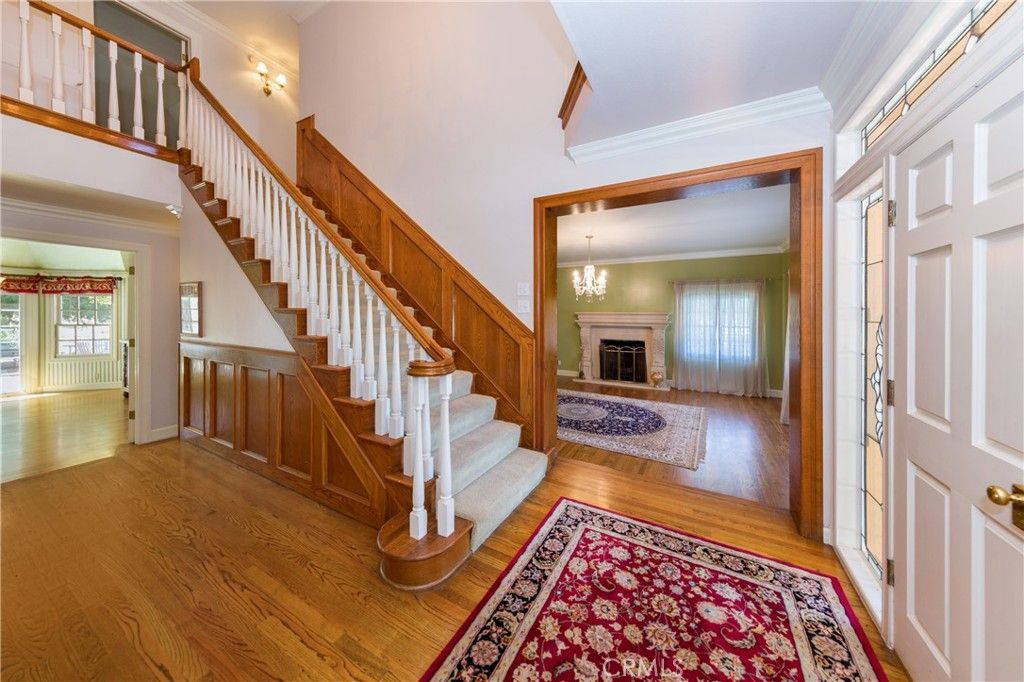 Chandelier, Fireplace, Interior, Wood Texture Flooring