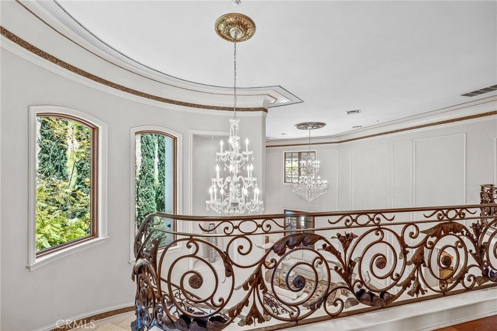 Chandelier, Interior, Recessed Lighting