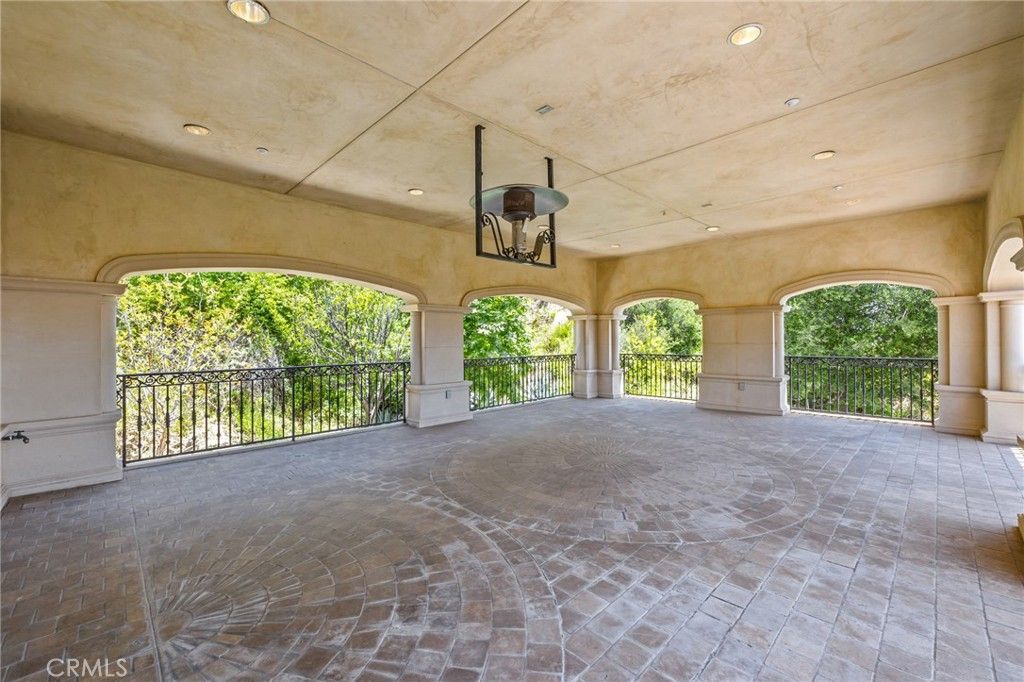 Exterior, Recessed Lighting