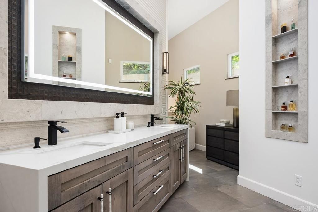 Bathroom, Dual Sink Vanities, Interior