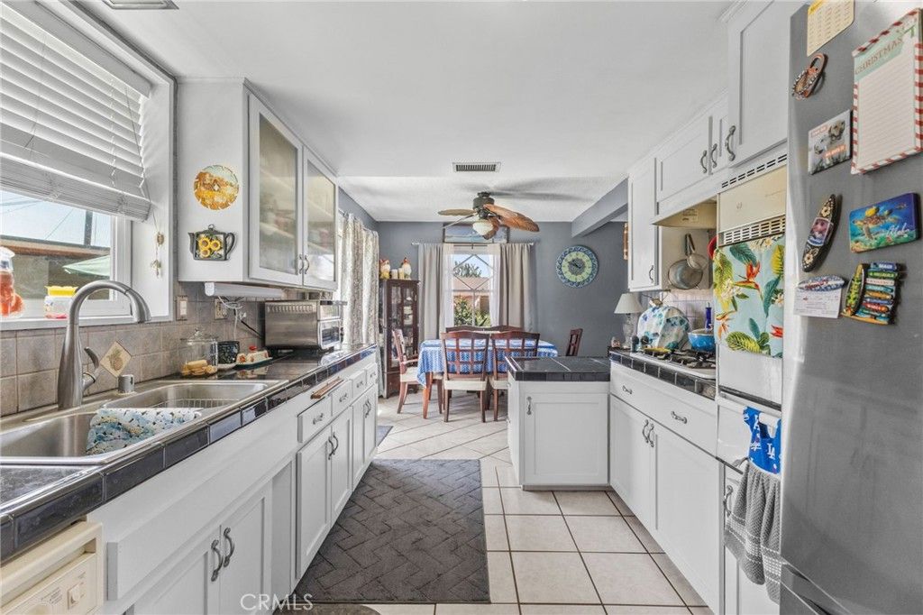 Dining room, Interior, Kitchen, Tile Countertops