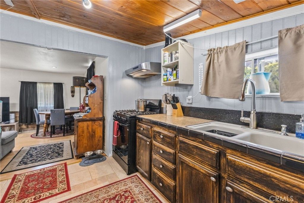 Dining room, Interior, Kitchen, Tile Countertops, Wooden Ceilings