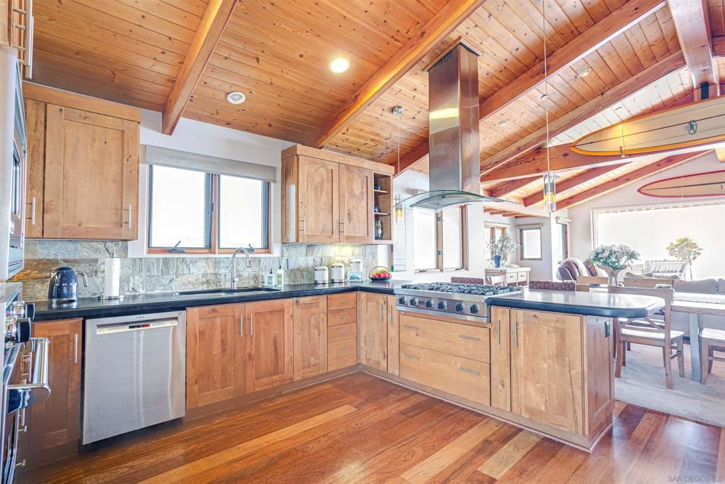 Dining room, Interior, Kitchen, Recessed Lighting, Stainless Steel Appliances, Wooden Beams, Wooden Ceilings, Wood Texture Flooring