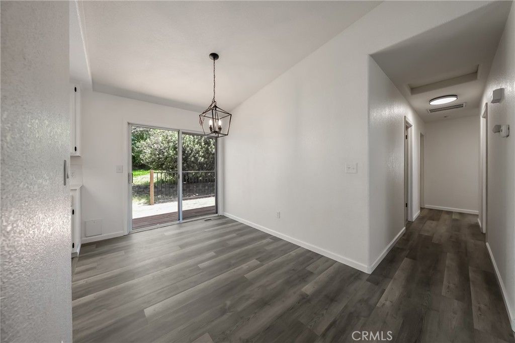 Interior, Pendant Lights, Wood Texture Flooring