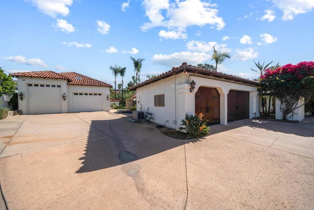 Detached Garage, Exterior