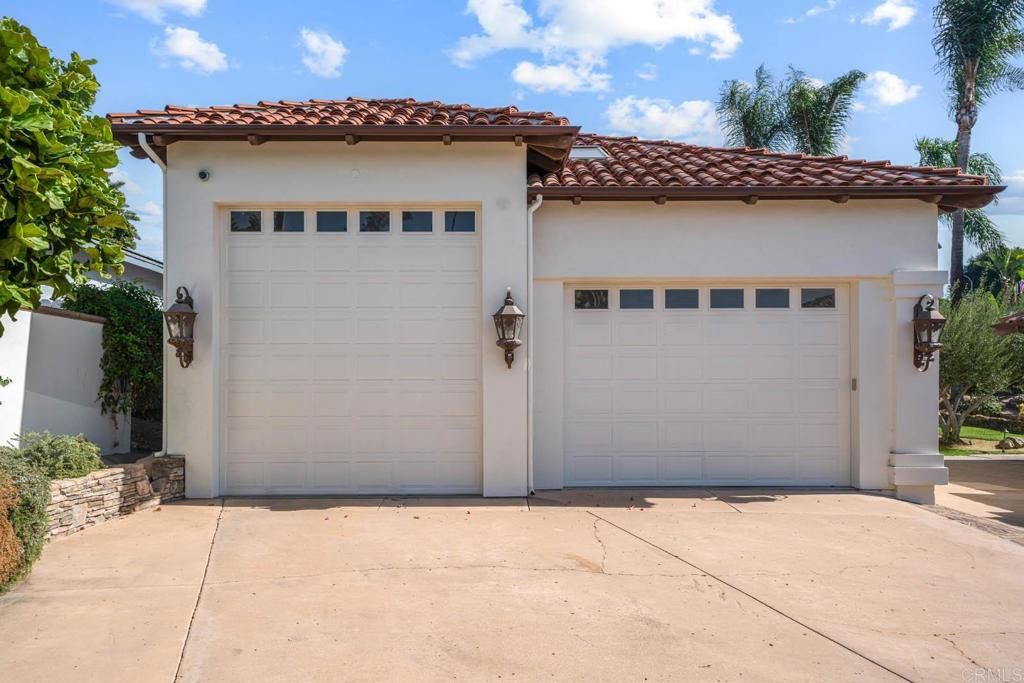 Detached Garage, Exterior