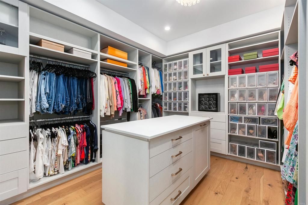 Interior, Recessed Lighting, Walk-in Closets, Wood Texture Flooring