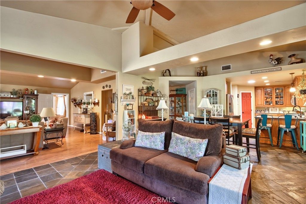 Interior, Living room, Pendant Lights, Recessed Lighting
