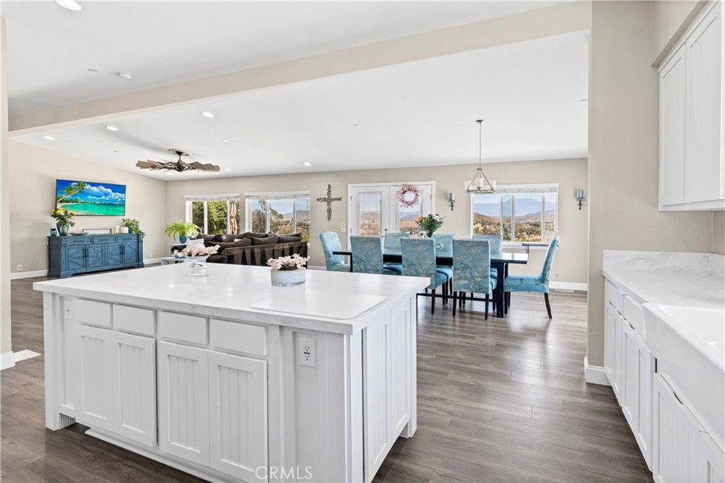 Dining room, Interior, Kitchen, Pendant Lights, Recessed Lighting, Wood Texture Flooring