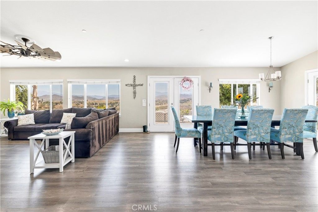 Dining room, Interior, Living room, Pendant Lights, Recessed Lighting, Wood Texture Flooring