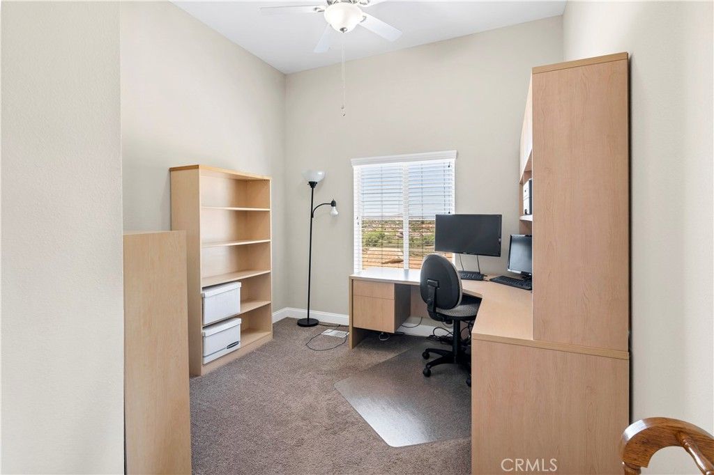 Home Office, Interior