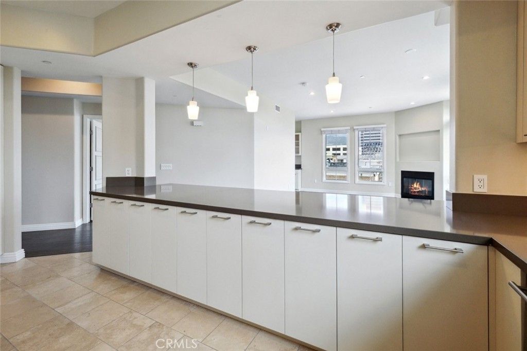 Fireplace, Interior, Kitchen, Pendant Lights, Recessed Lighting