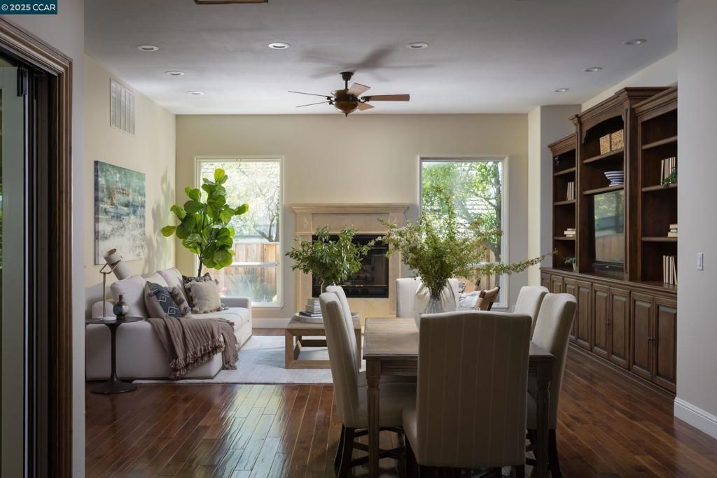 Dining room, Interior, Living room, Recessed Lighting, Wood Texture Flooring