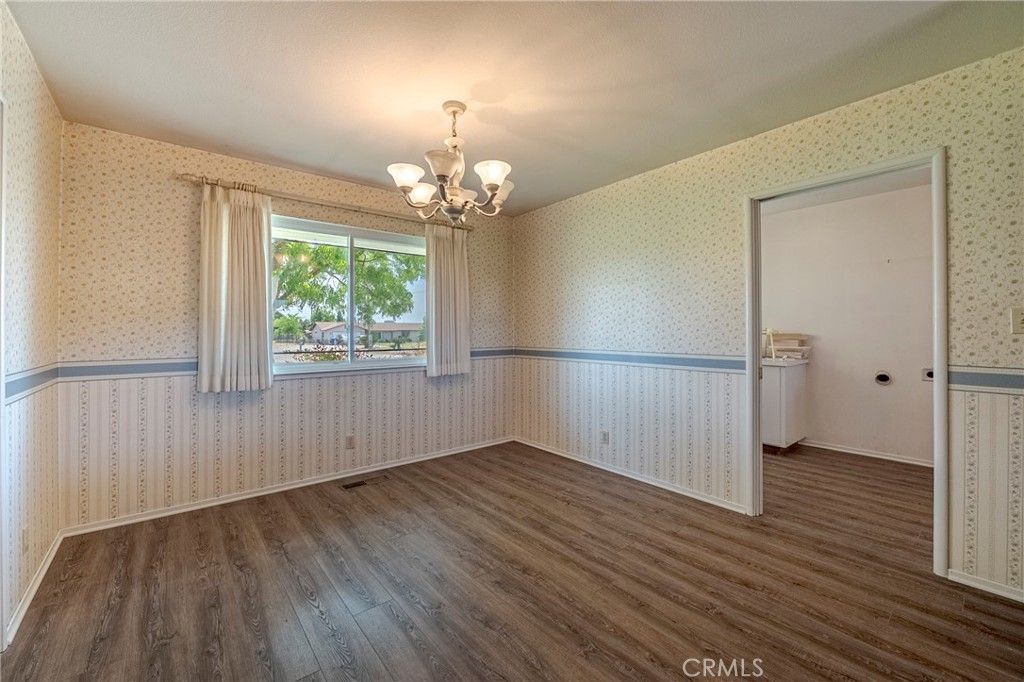 Chandelier, Empty room, Interior, Wood Texture Flooring